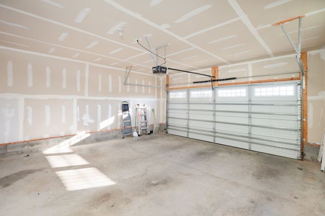 459 Streamview Dr, White House, TN 37188