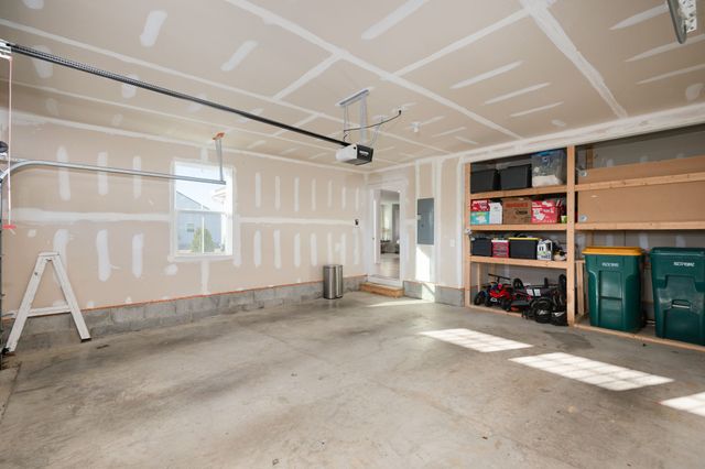 459 Streamview Dr, White House, TN 37188