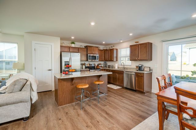 459 Streamview Dr, White House, TN 37188