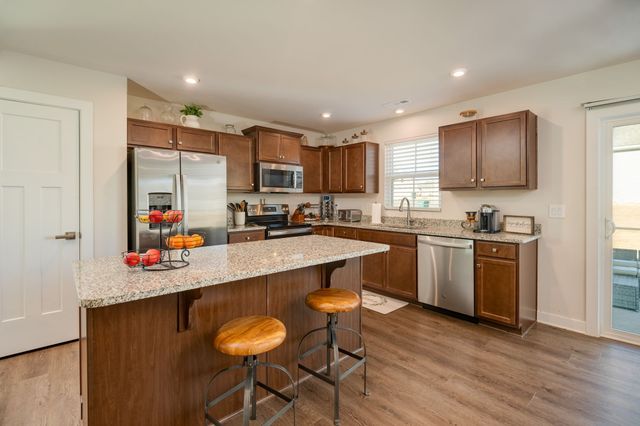 459 Streamview Dr, White House, TN 37188