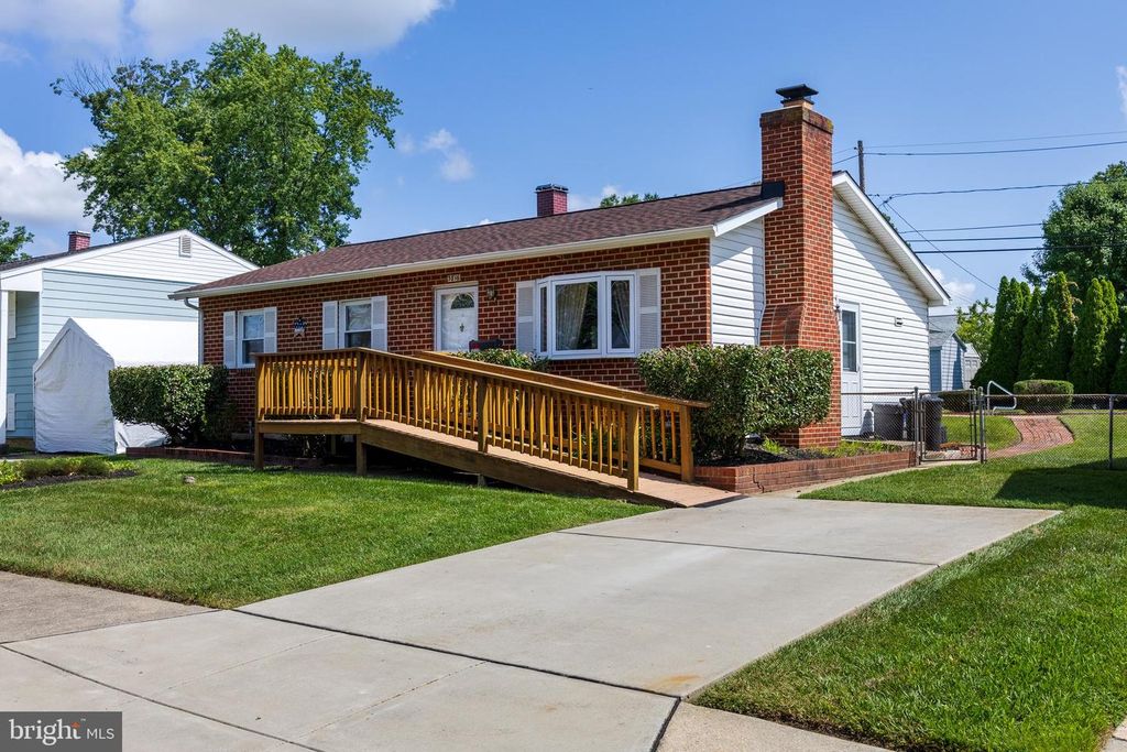 3816 BAYVILLE RD, Baltimore, MD 21220