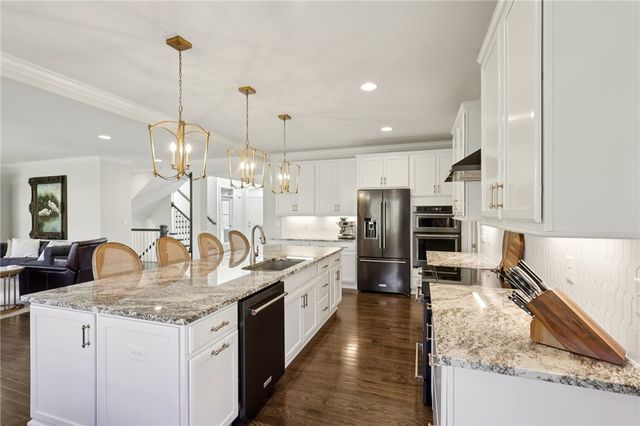 216 Hickory Lane, Adams Twp, PA 16046