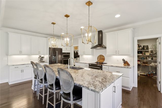 216 Hickory Lane, Adams Twp, PA 16046