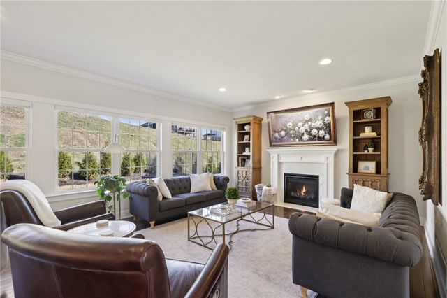 216 Hickory Lane, Adams Twp, PA 16046