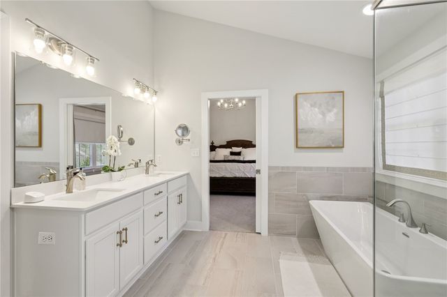 216 Hickory Lane, Adams Twp, PA 16046