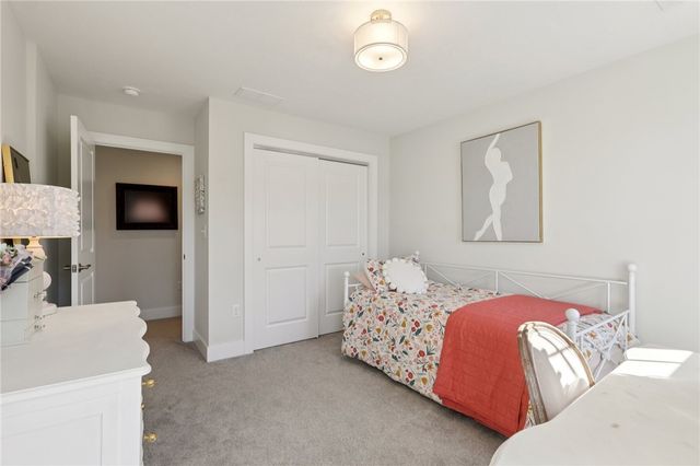 216 Hickory Lane, Adams Twp, PA 16046