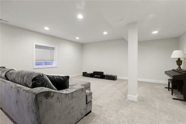 216 Hickory Lane, Adams Twp, PA 16046