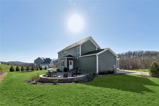 216 Hickory Lane, Adams Twp, PA 16046