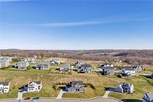 216 Hickory Lane, Adams Twp, PA 16046