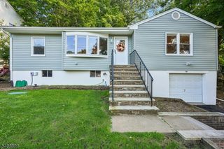 102 Hiawatha Blvd, Oakland Boro, NJ 07436