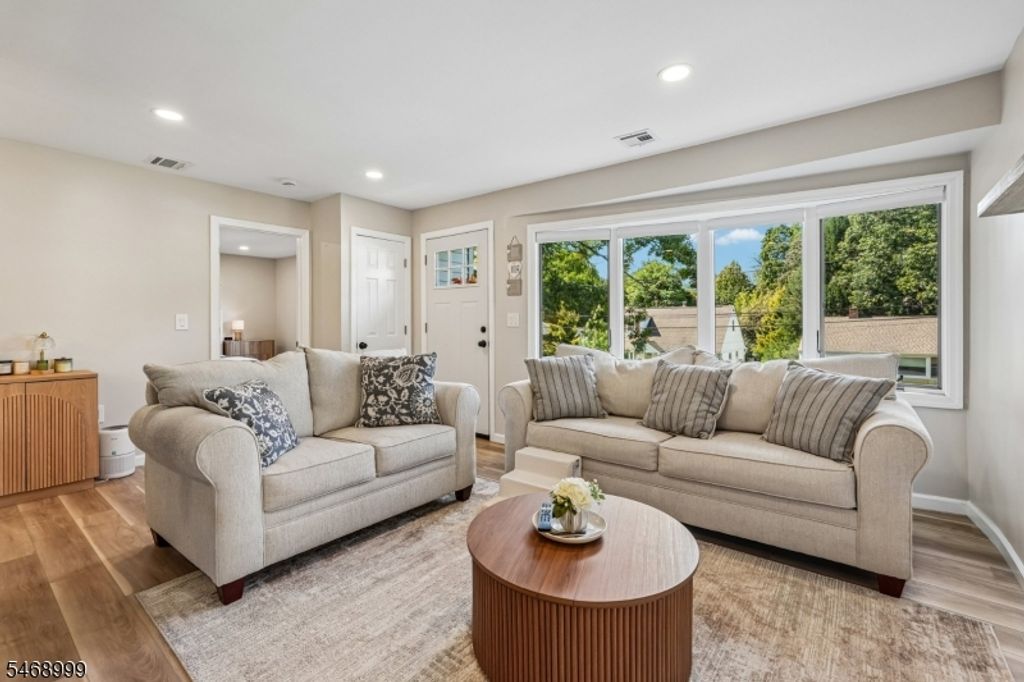 102 Hiawatha Blvd, Oakland Boro, NJ 07436 — photo 2