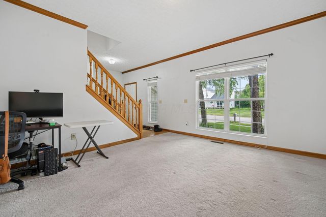 1719 Royal Oak Drive, Lewis Center, OH 43035