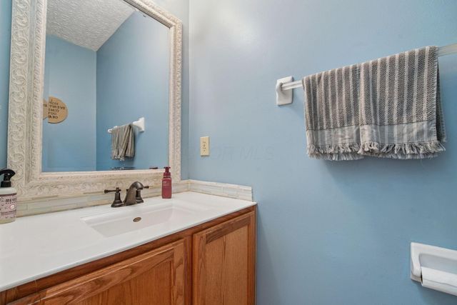 1719 Royal Oak Drive, Lewis Center, OH 43035