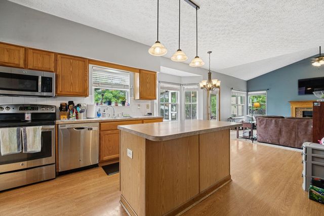 1719 Royal Oak Drive, Lewis Center, OH 43035