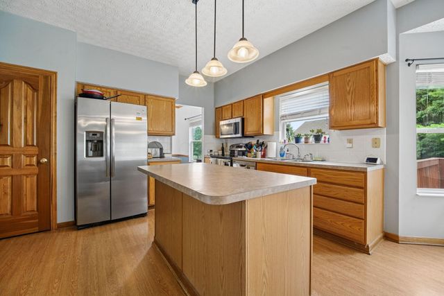 1719 Royal Oak Drive, Lewis Center, OH 43035