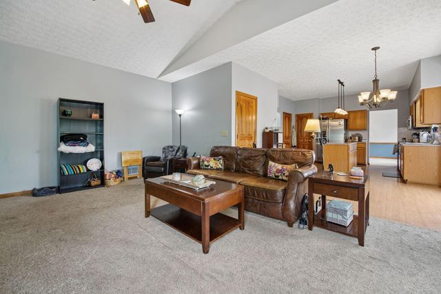1719 Royal Oak Drive, Lewis Center, OH 43035