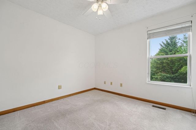 1719 Royal Oak Drive, Lewis Center, OH 43035