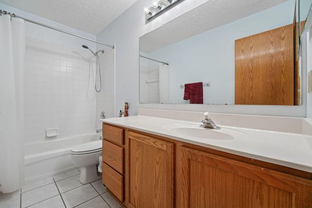 1719 Royal Oak Drive, Lewis Center, OH 43035