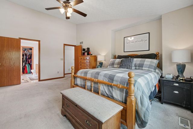 1719 Royal Oak Drive, Lewis Center, OH 43035