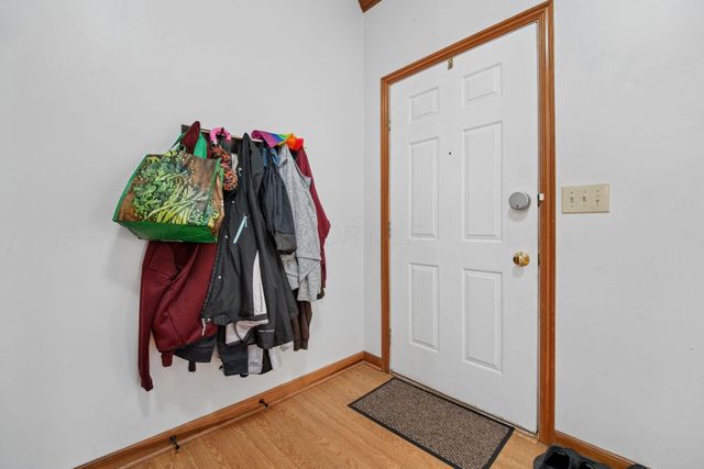 1719 Royal Oak Drive, Lewis Center, OH 43035