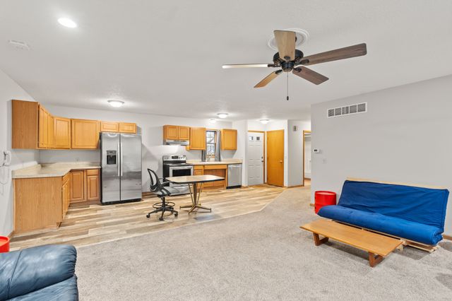 5408 Vista Drive, West Des Moines, IA 50266