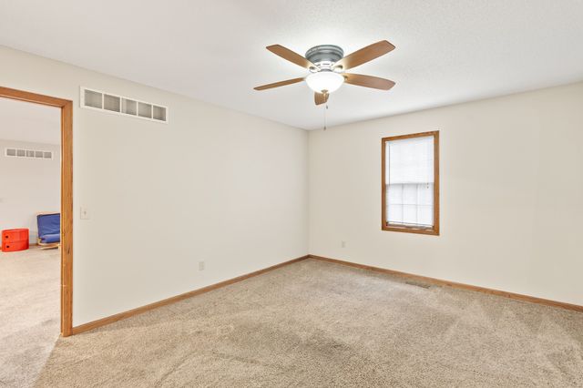 5408 Vista Drive, West Des Moines, IA 50266