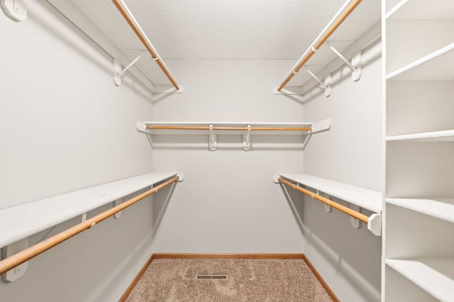 5408 Vista Drive, West Des Moines, IA 50266