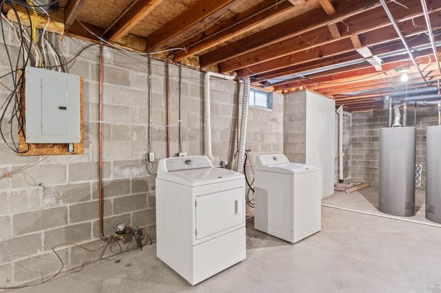 5408 Vista Drive, West Des Moines, IA 50266