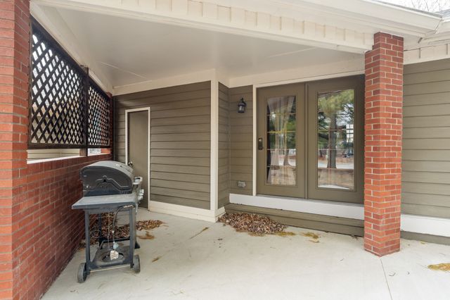 5408 Vista Drive, West Des Moines, IA 50266