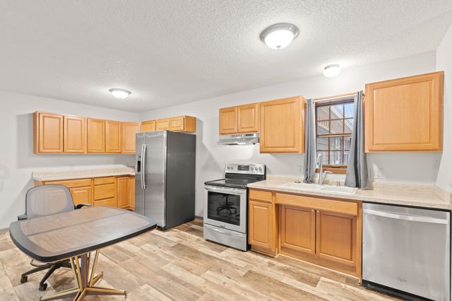 5408 Vista Drive, West Des Moines, IA 50266