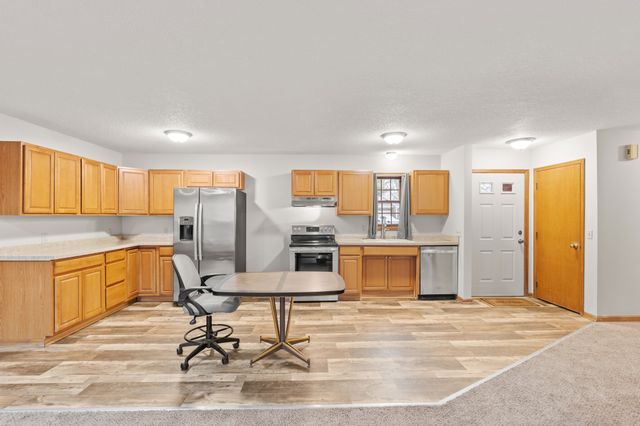 5408 Vista Drive, West Des Moines, IA 50266