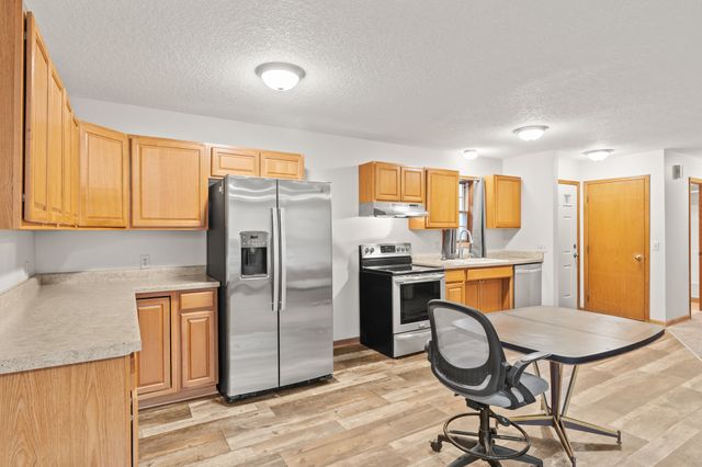 5408 Vista Drive, West Des Moines, IA 50266