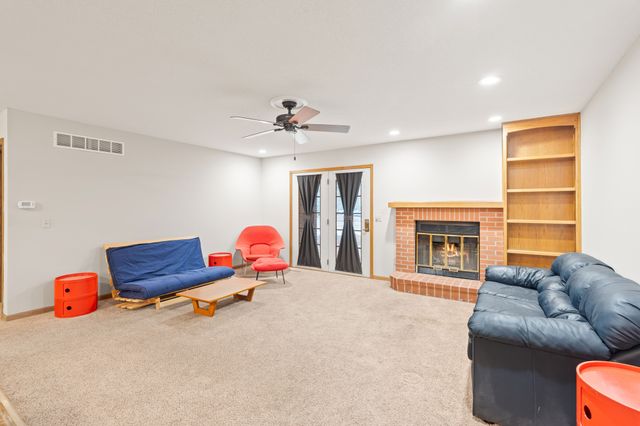 5408 Vista Drive, West Des Moines, IA 50266