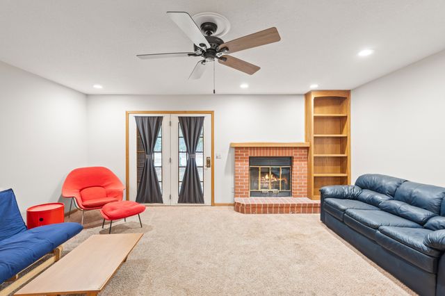 5408 Vista Drive, West Des Moines, IA 50266