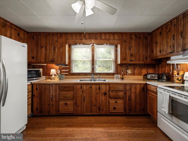 2050 CRUMS CHURCH RD, Berryville, VA 22611