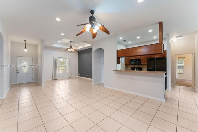 109 Florida St, La Belle, FL 33935