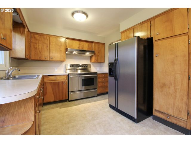 1420 Ne OLIVE St, Salem, OR 97301