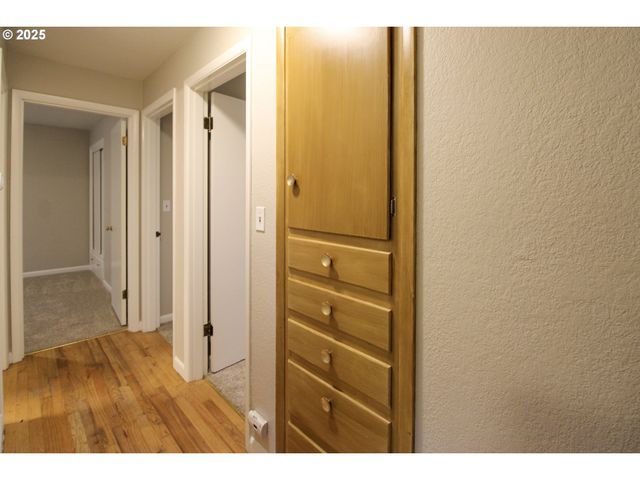 1420 Ne OLIVE St, Salem, OR 97301