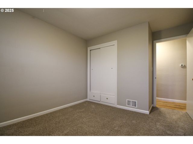 1420 Ne OLIVE St, Salem, OR 97301