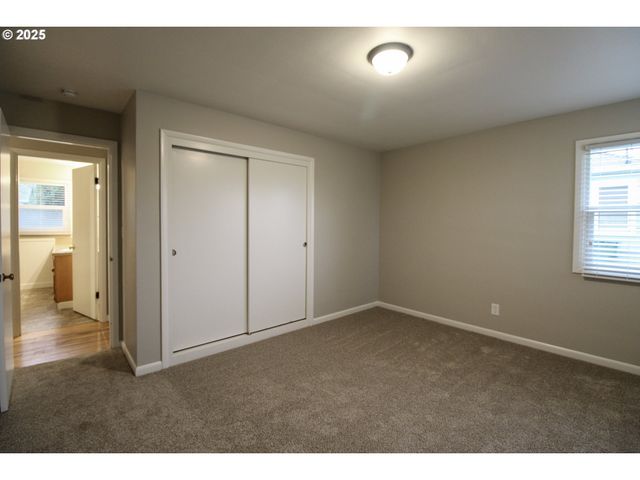 1420 Ne OLIVE St, Salem, OR 97301