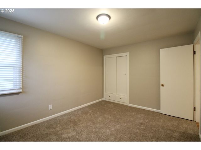 1420 Ne OLIVE St, Salem, OR 97301