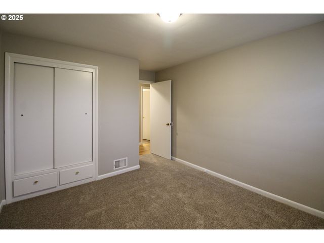 1420 Ne OLIVE St, Salem, OR 97301