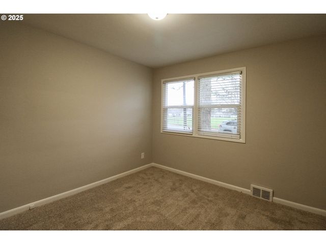 1420 Ne OLIVE St, Salem, OR 97301