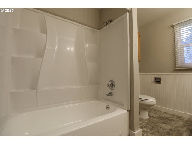 1420 Ne OLIVE St, Salem, OR 97301