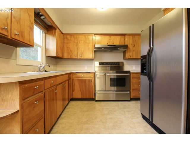 1420 Ne OLIVE St, Salem, OR 97301