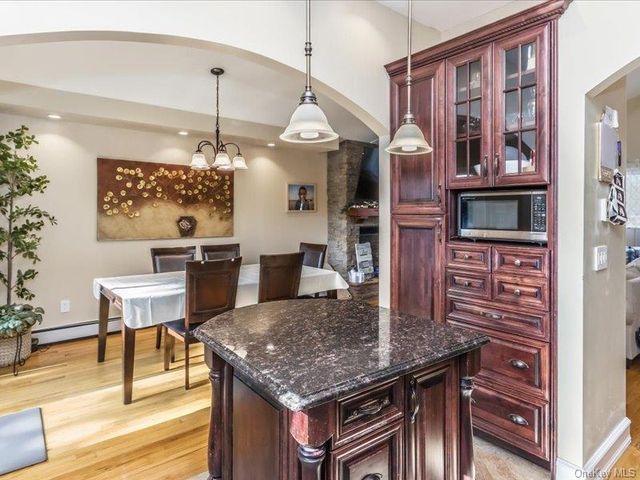 260 W 20th Street, Deer Park, NY 11729