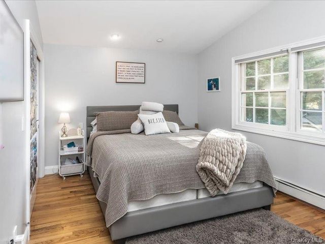 260 W 20th Street, Deer Park, NY 11729