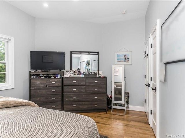 260 W 20th Street, Deer Park, NY 11729