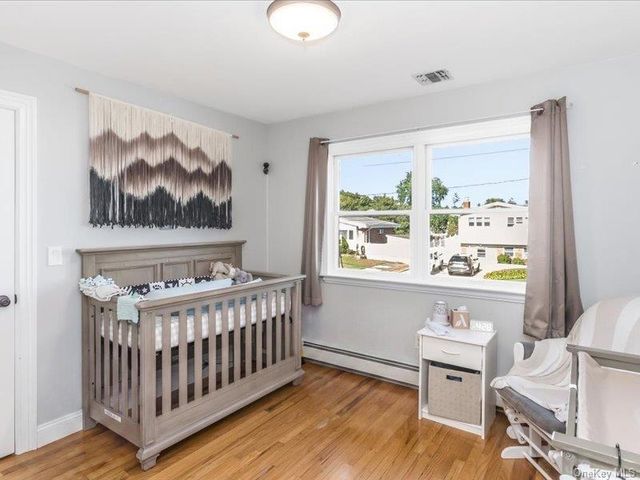 260 W 20th Street, Deer Park, NY 11729