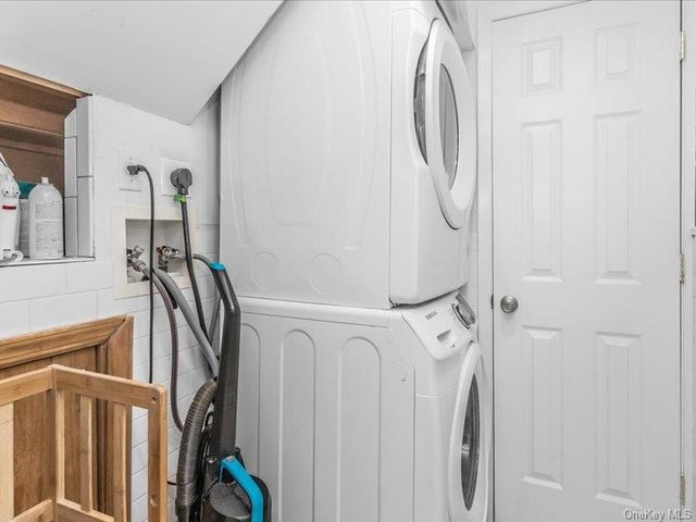 260 W 20th Street, Deer Park, NY 11729